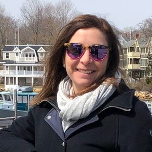 Meet your Posher, Lea